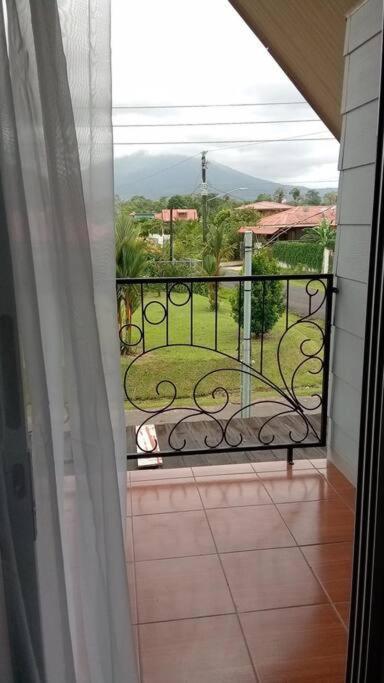 Casa De Las Rosas Volcan Arenal La Fortuna Екстер'єр фото